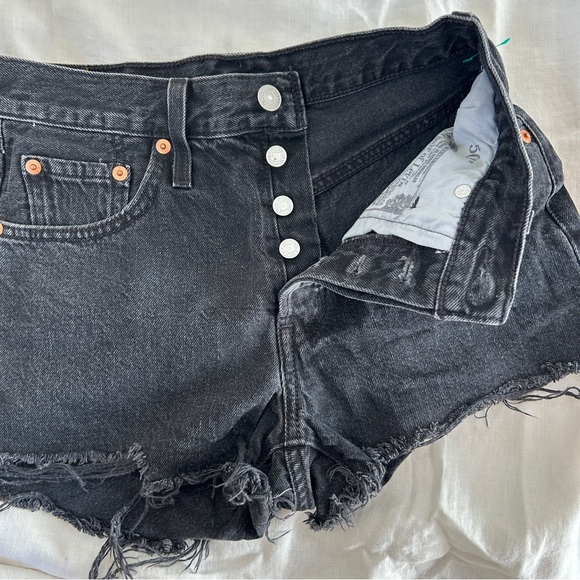 Levi’s 501 black cut off shorts - Picture 7 of 7